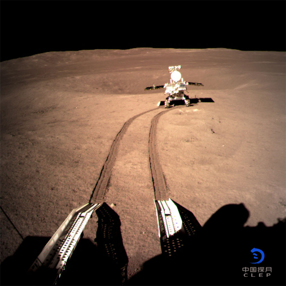 中国嫦娥四号探测器成功登陆月球并回传清晰月背照片-图片3